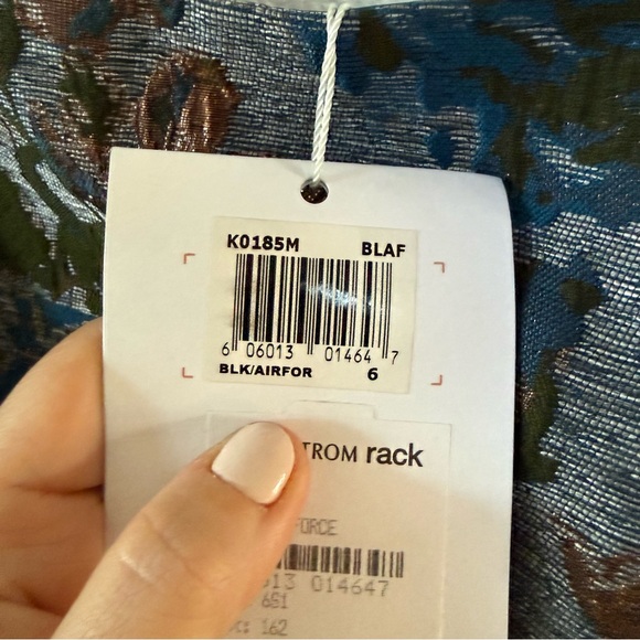 NWT Gal Meets Glam Darryn Floral Brocade Fit & Flare Dress Size 6 - Picture 4 of 4